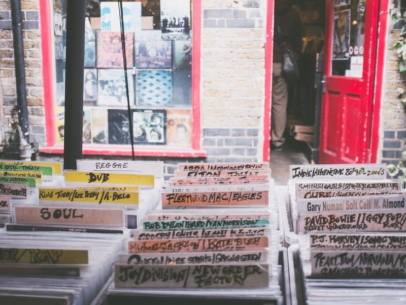 Perché le versioni giapponesi dei dischi hanno più bonus tracks