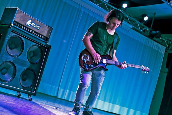 Nick Limongi libera il suo rock dai “Tentacoli” della società.