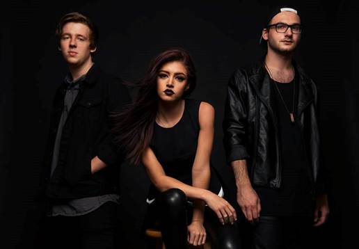 “In Our Bones” album di debutto dei Against the Current