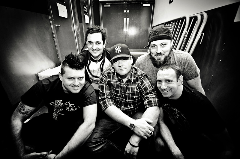 Less Than Jake: il nuovo singolo, “WHATEVER THE WEATHER”