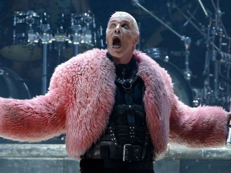 Till Lindemann, frontman dei RAMMSTEIN, ricoverato in terapia intensiva