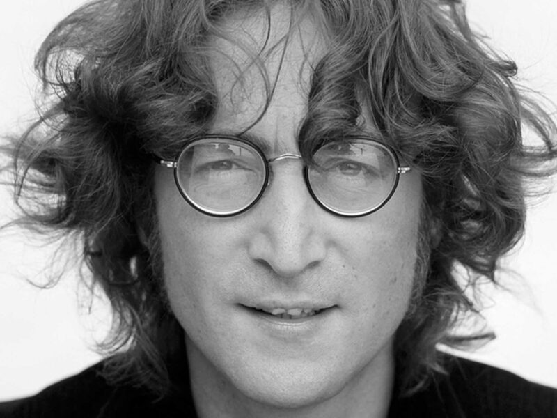 John Lennon, biografia e storia del leader dei Beatles