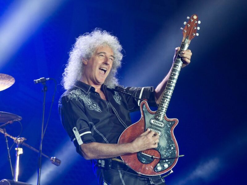 Brian May, vita e curiosità del leggendario chitarrista dei Queen