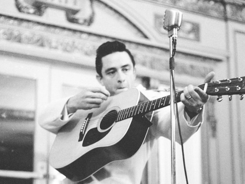 Johnny Cash, un viaggio nella sua storia e nelle sue curiosità