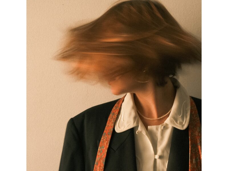 ELLEN, “AMATI FORTE” è il nuovo singolo